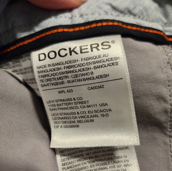 Dockers Khaki Shorts - Picture 2 of 8